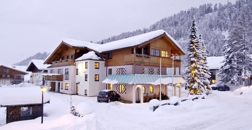 Aparthotel Kristall Altenmarkt im Pongau Ngoại thất bức ảnh