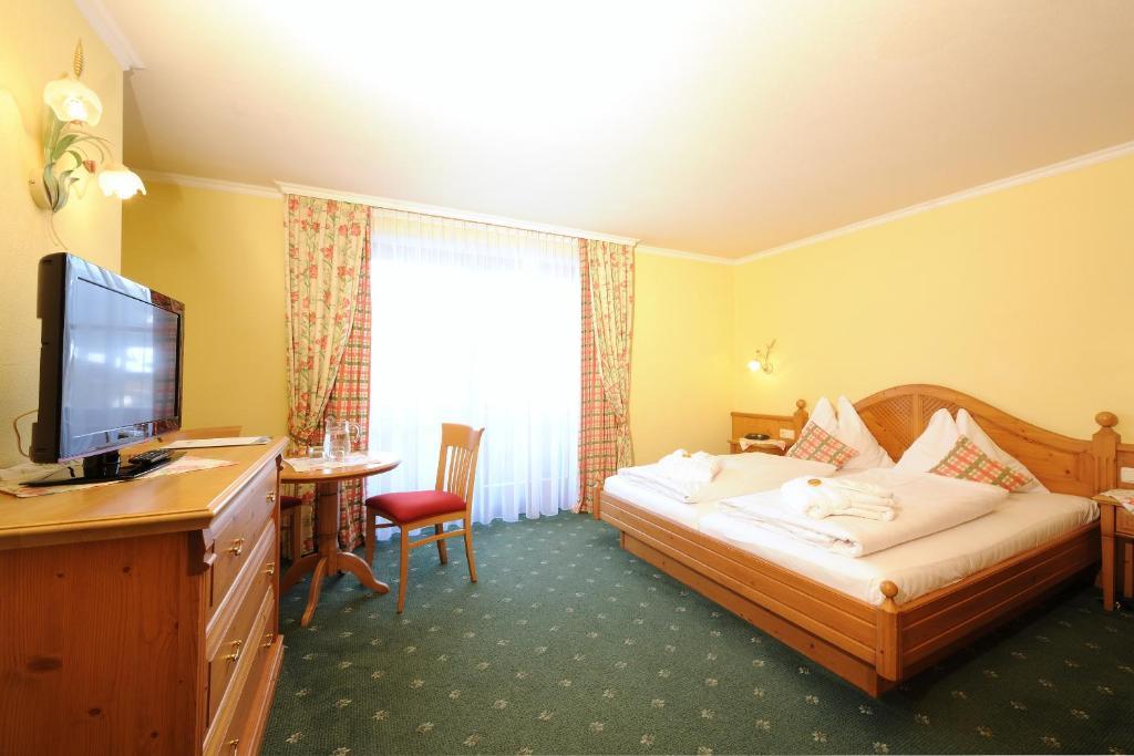 Aparthotel Kristall Altenmarkt im Pongau Phòng bức ảnh