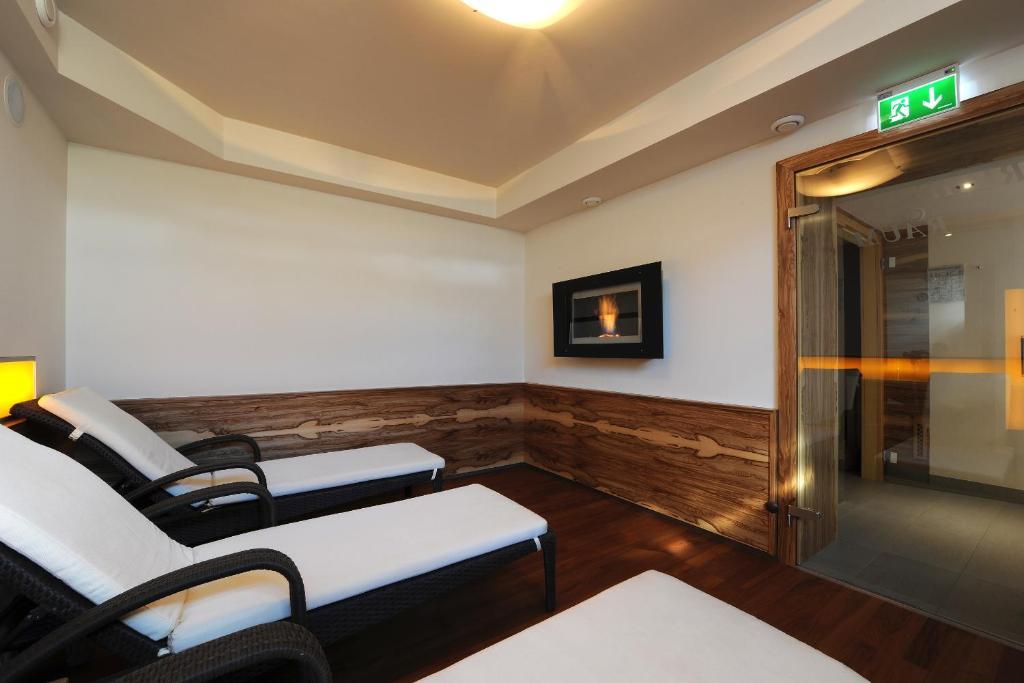 Aparthotel Kristall Altenmarkt im Pongau Ngoại thất bức ảnh